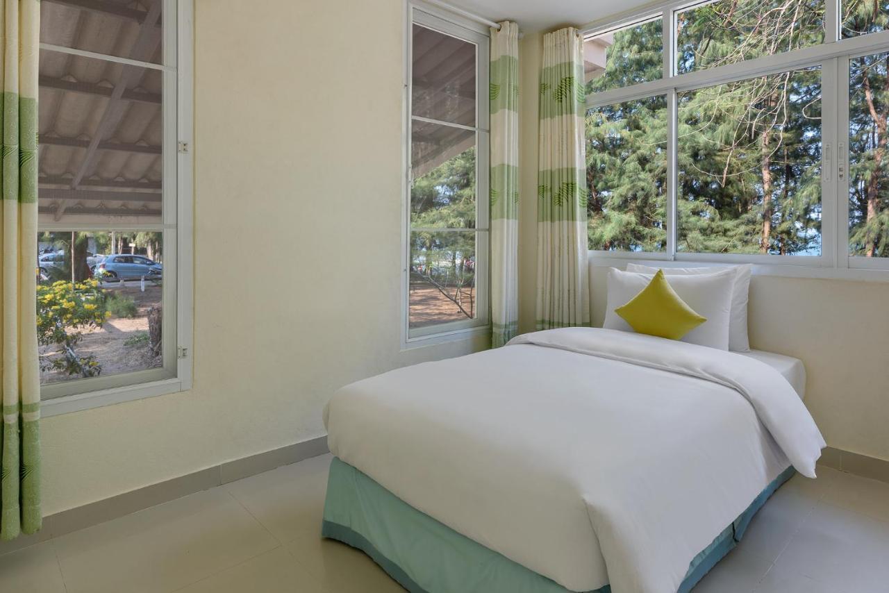 Seapine Beach Golf And Resort Hua Hin Ban Khao Takiap Exterior foto